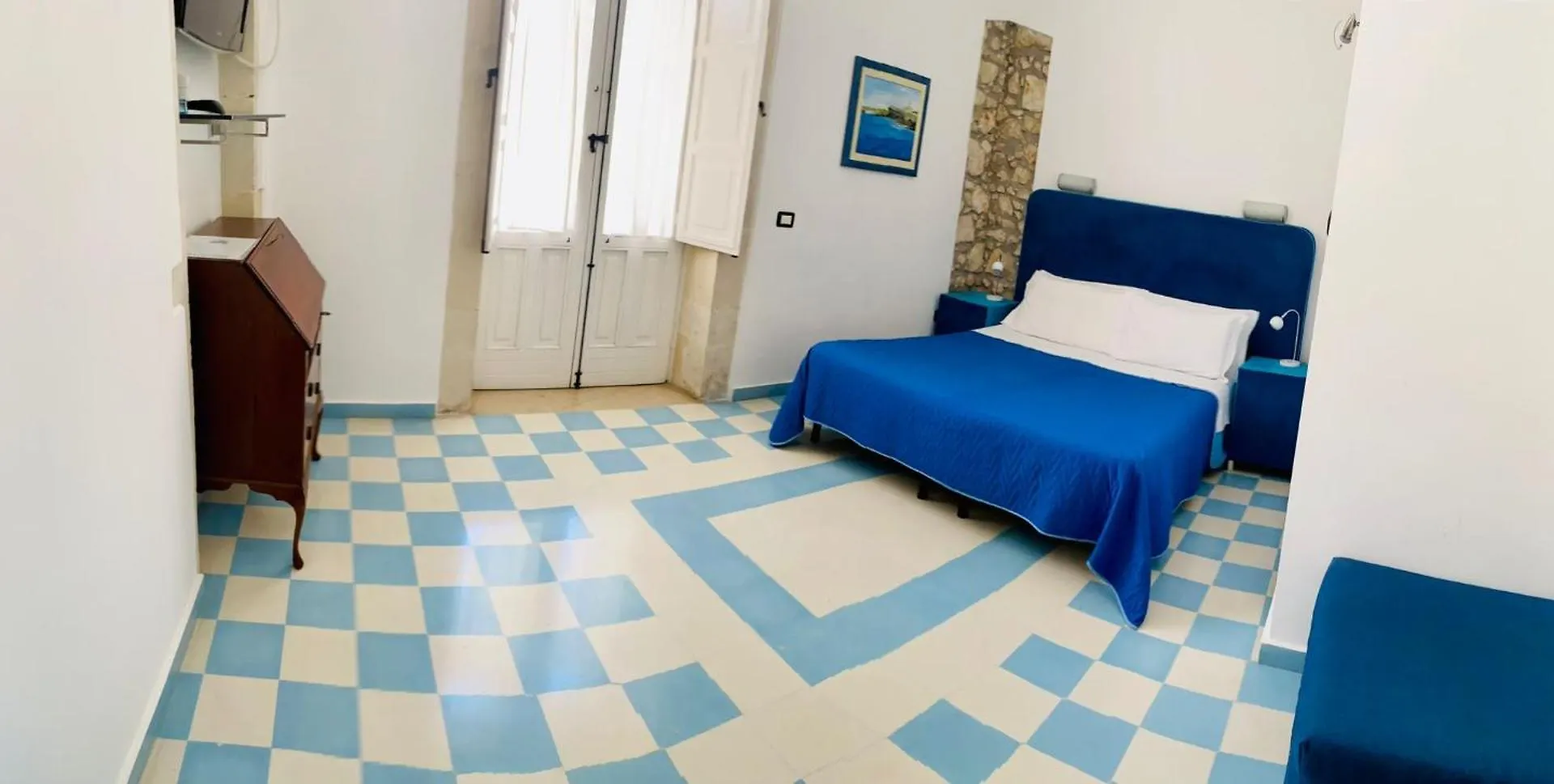 Lakkios Charming Suites And Rooms Syracuse Bed & Breakfast