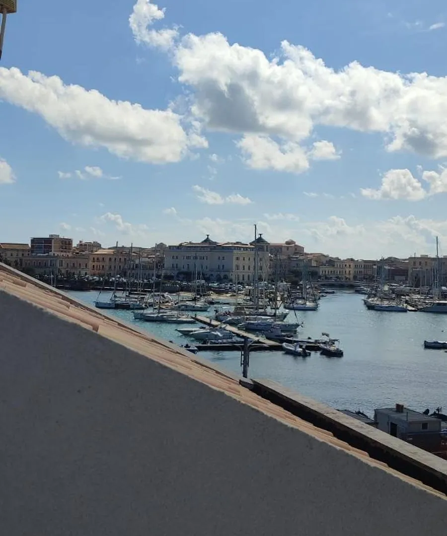 Lakkios Charming Suites And Rooms Syracuse Italië