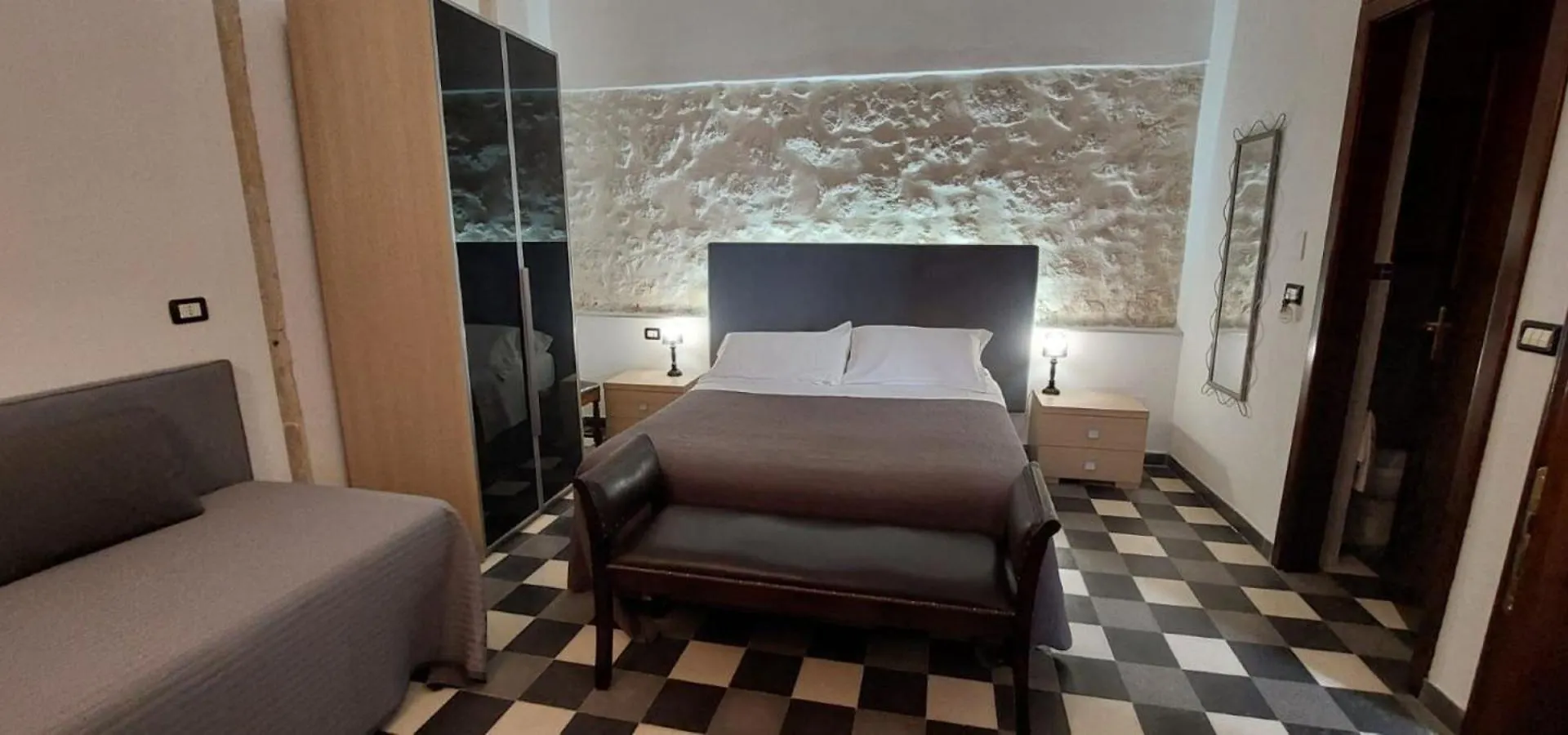 Lakkios Charming Suites And Rooms Syracuse