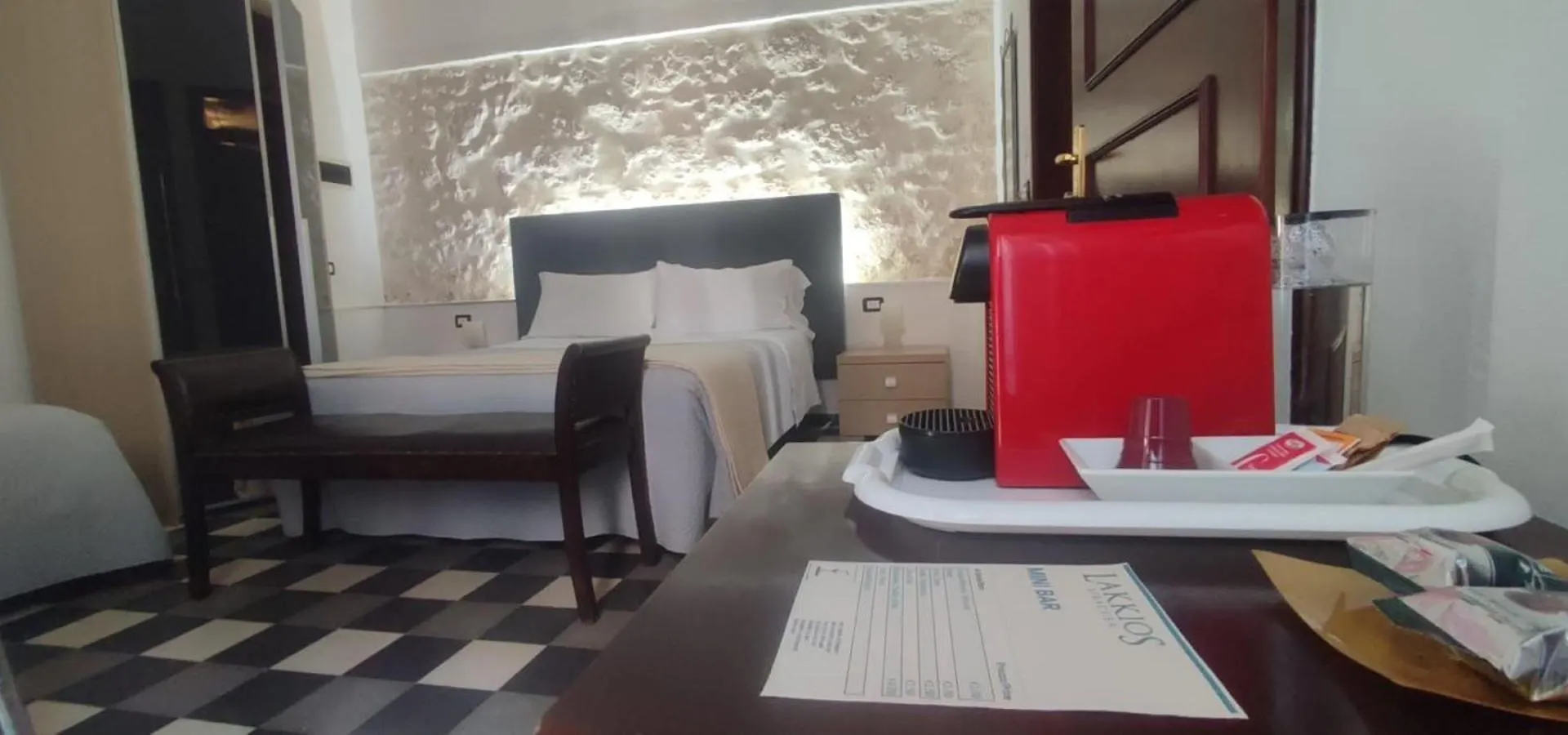 Lakkios Charming Suites And Rooms Syracuse Bed & Breakfast