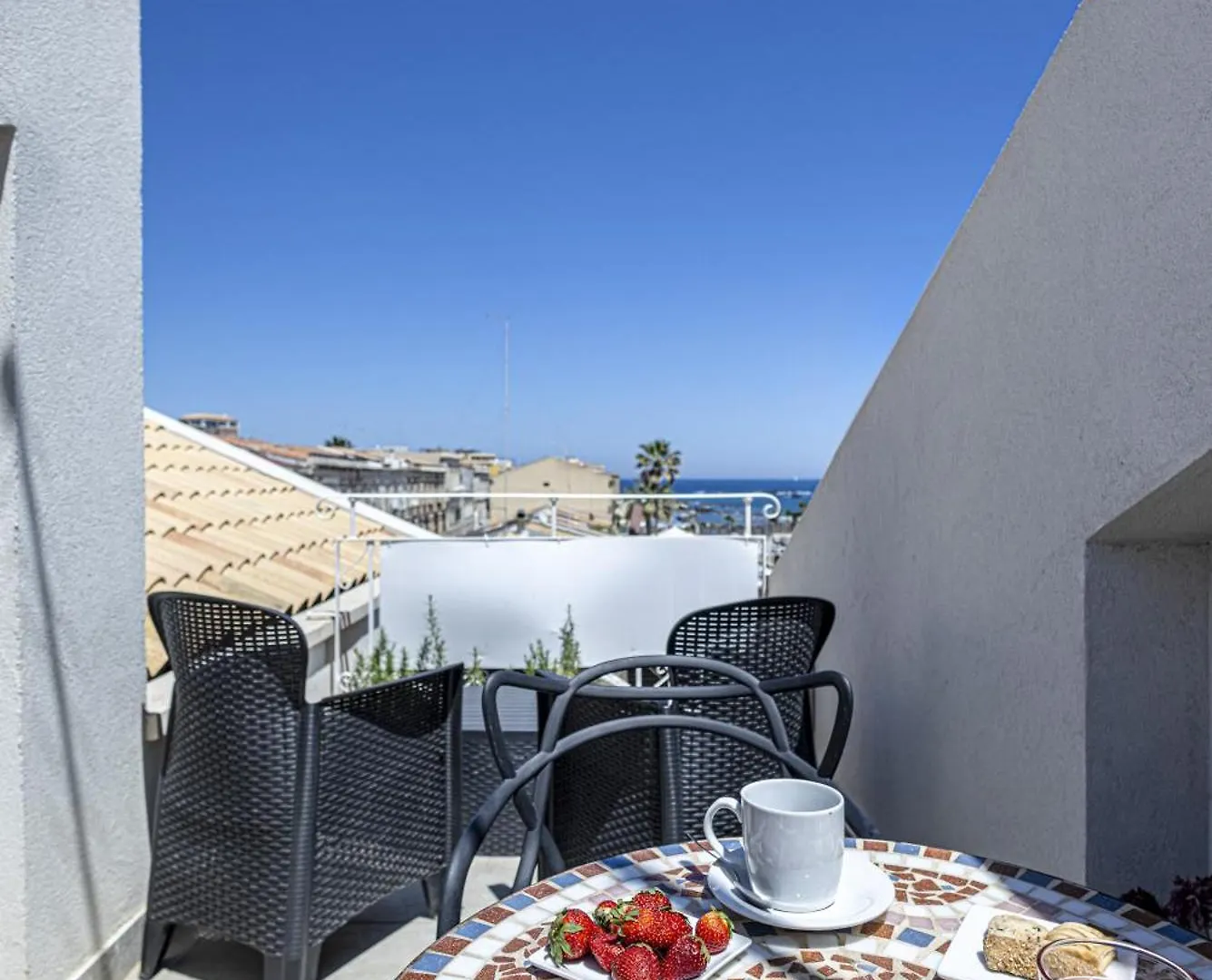 Lakkios Charming Suites And Rooms Syracuse