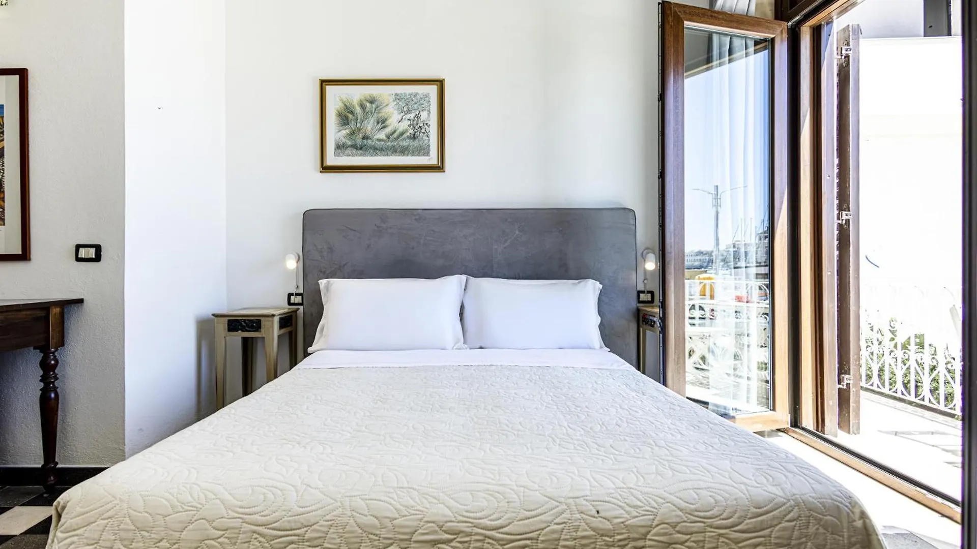 Lakkios Charming Suites And Rooms Syracuse
