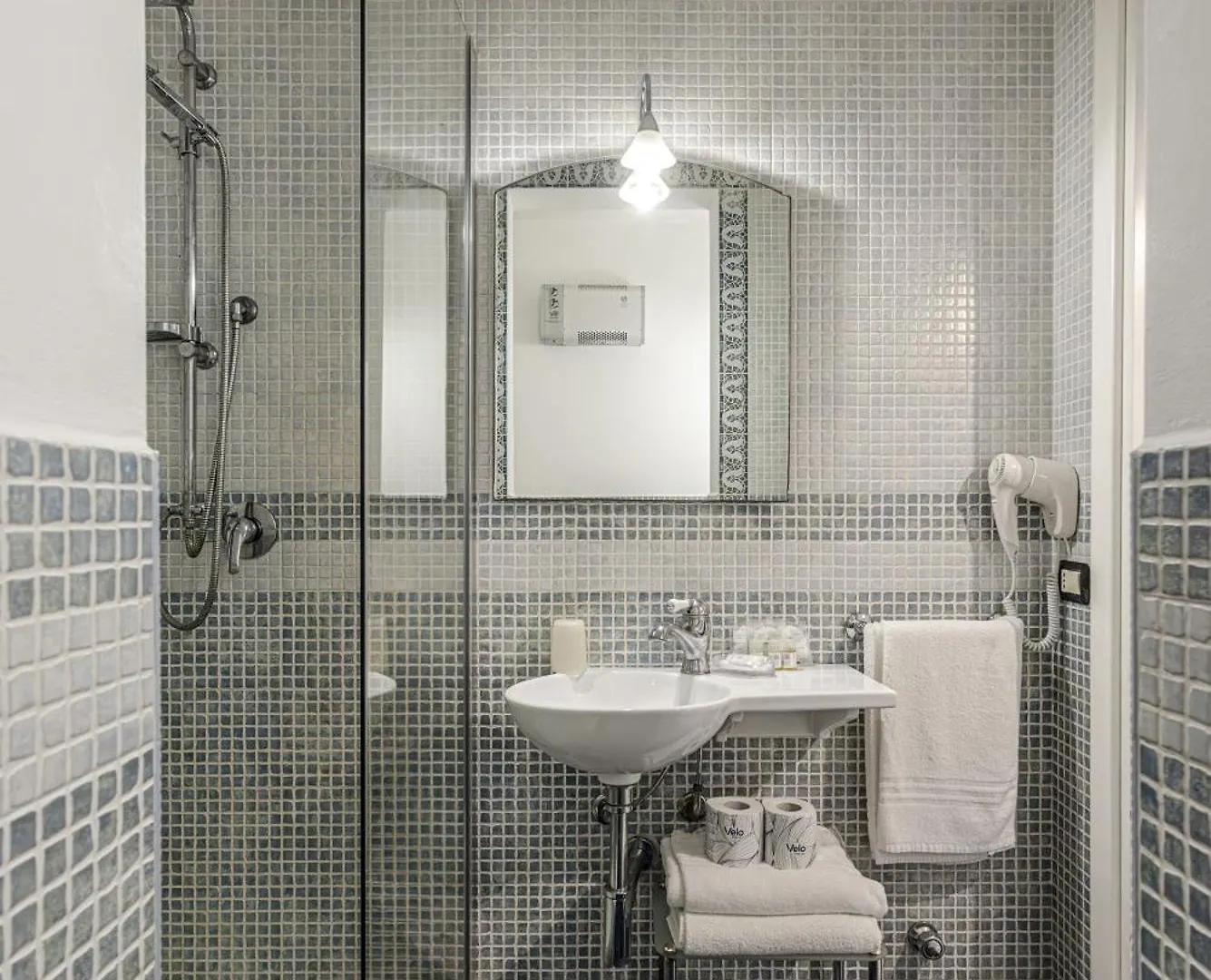 Lakkios Charming Suites And Rooms Syracuse