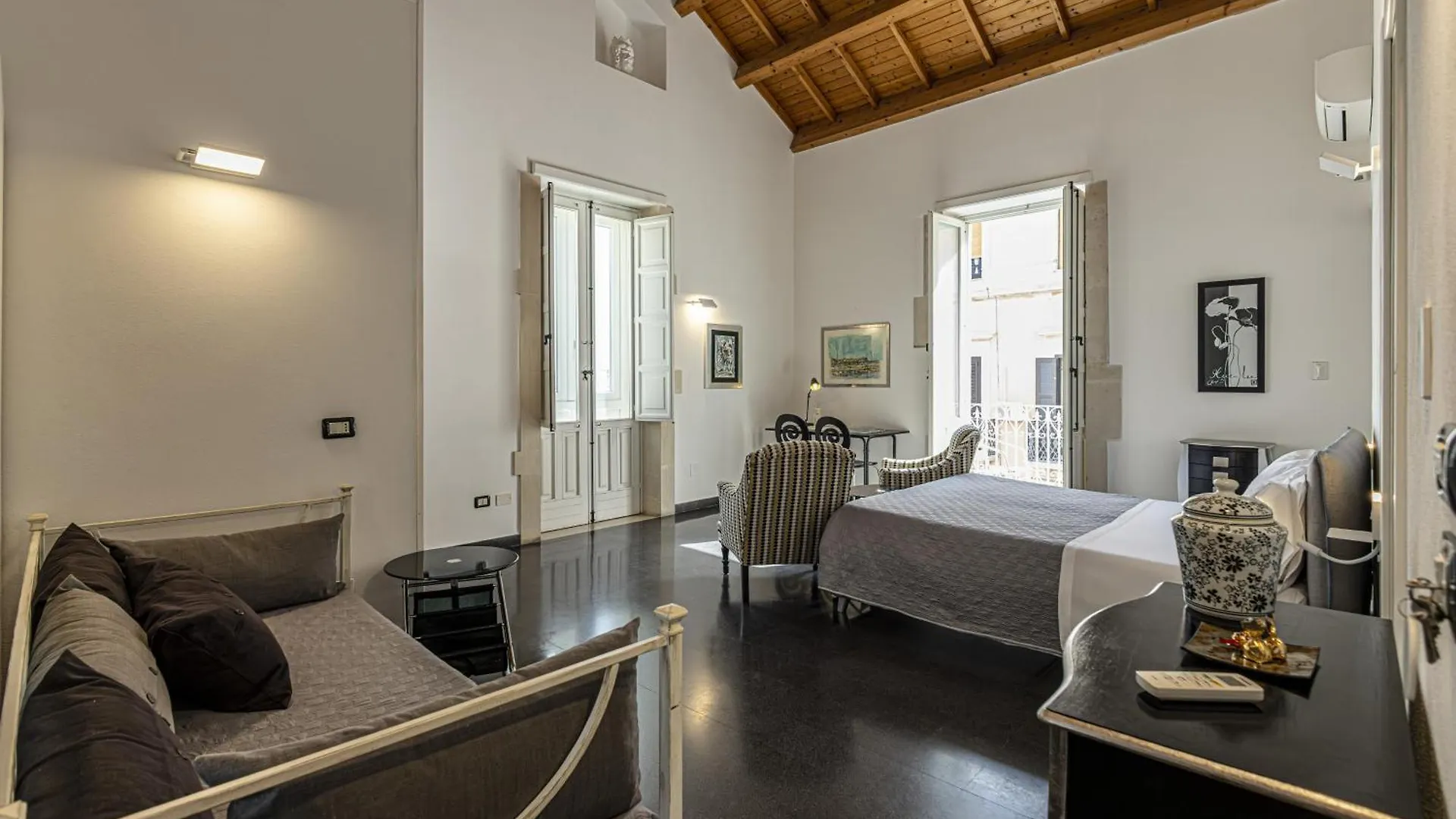 Lakkios Charming Suites And Rooms Syracuse Italië