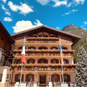 https://albergo-garni-ajarnola.hotelinveneto.com