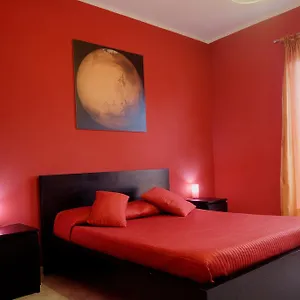 Couette-café Kosmos, Syracuse