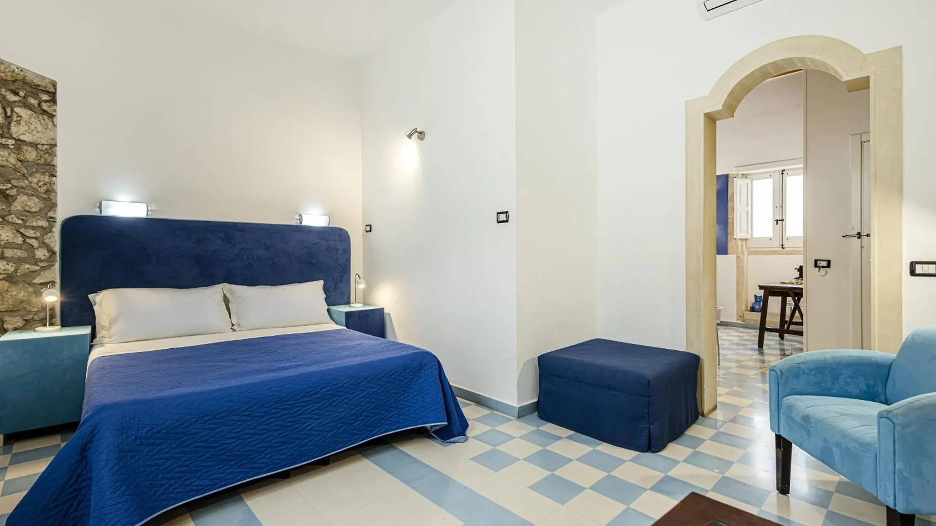 Lakkios Charming Suites And Rooms Syracuse 3*,